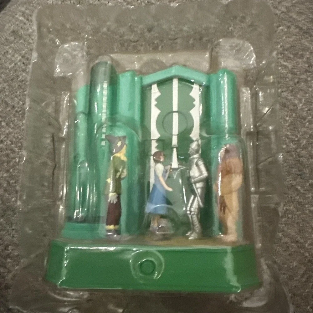 Hallmark Keepsake Magic Wizard of Oz Who Rang that bell animated ornament 2008
